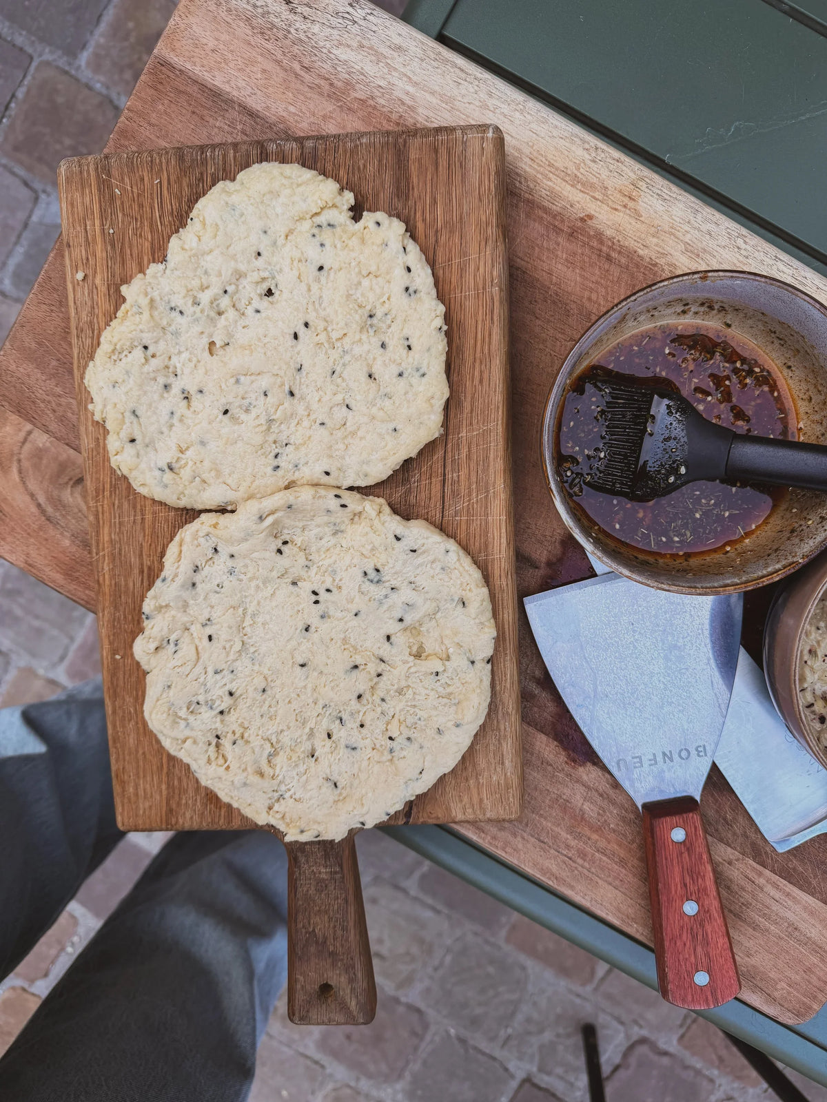 In de skillet: Naanbrood met za’atar olie
