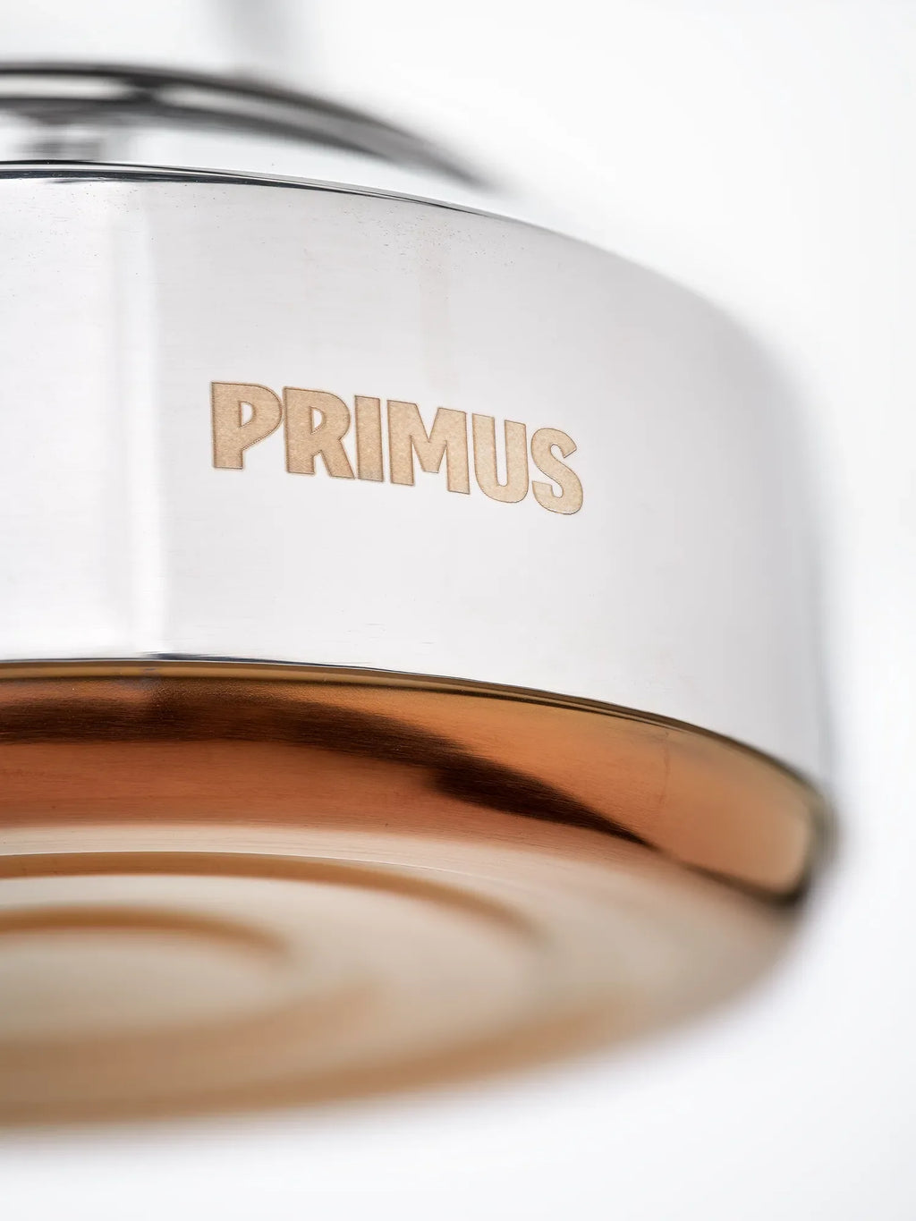 Primus CampFire waterketel in gebruik